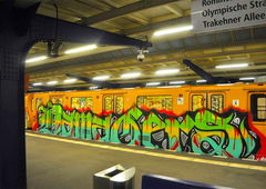 Graffiti Train - Photo by GUETERSLOW