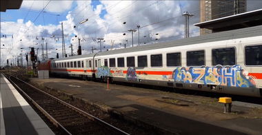 Graffiti Train - Photo by GUETERSLOW