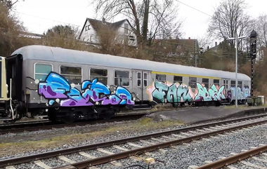 Graffiti Train - Photo by GUETERSLOW