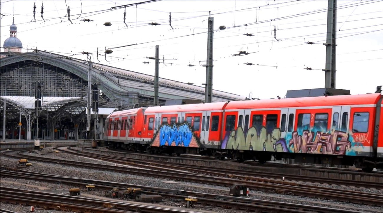 Graffiti Train - Photo by GUETERSLOW