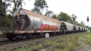 Graffiti Train - Photo by GUETERSLOW - vizo