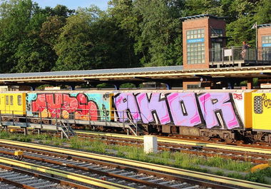 Graffiti Train - Photo by GUETERSLOW
