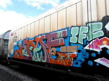 Graffiti Train - Photo by GUETERSLOW