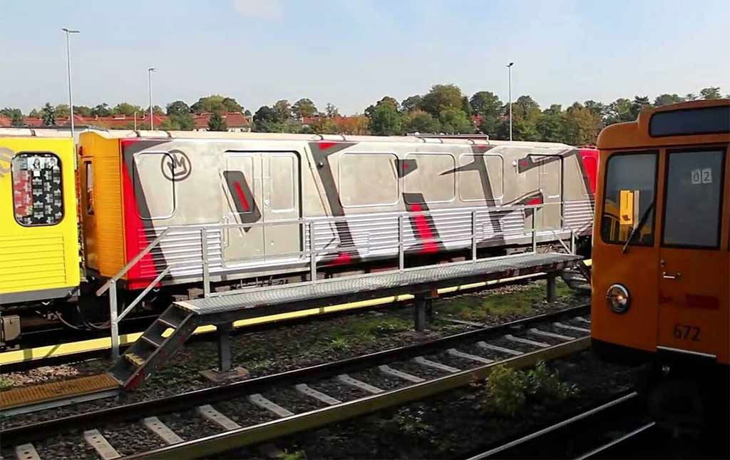 Graffiti Train - Photo by GUETERSLOW