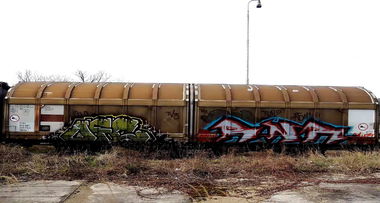 Graffiti Train - Photo by GUETERSLOW
