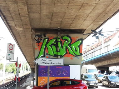 Graffiti Bombing - Photo by GaunerZwoSiem - Kyro