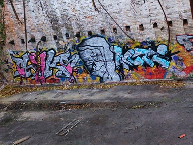 Graffiti Wall - Photo by GaunerZwoSiem - Chiko27, Chico_Art's, Anti