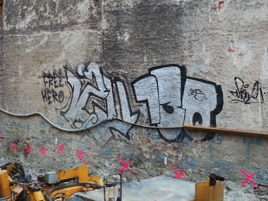 Graffiti Bombing - Photo by GaunerZwoSiem - IZU, 130