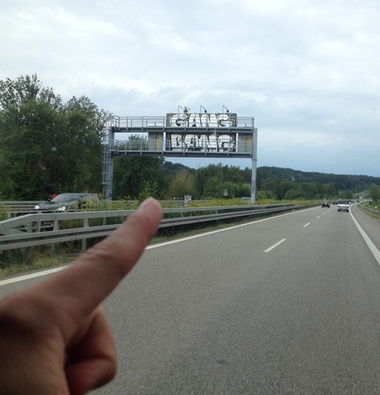 Graffiti Bombing - Photo by GeBiss - Gang, Bang, GB