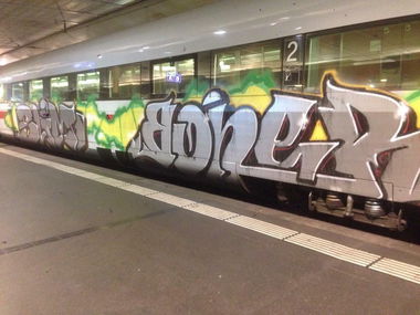Graffiti Train in Bern - Photo by GeBiss - Slime, Boner, Gb