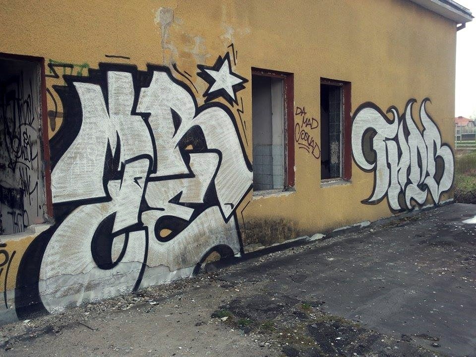 Graffiti Wall - Photo by GerdemGerdem