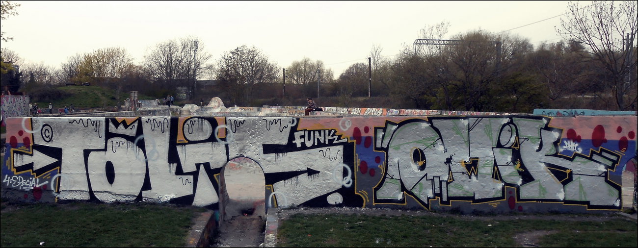 Graffiti Wall - Photo by GerdemGerdem - 2013