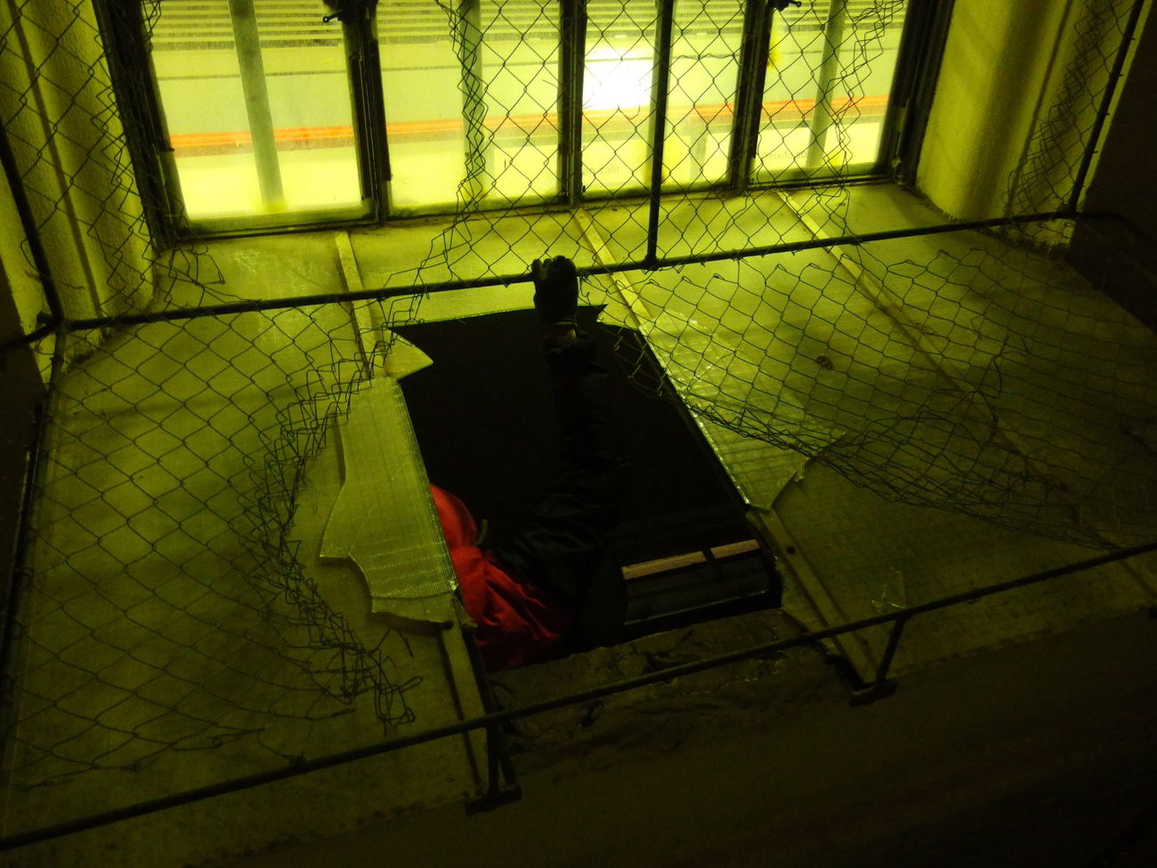 Graffiti Artwork - Photo by GerdemGerdem - bcn, metro, entraaa (2016)