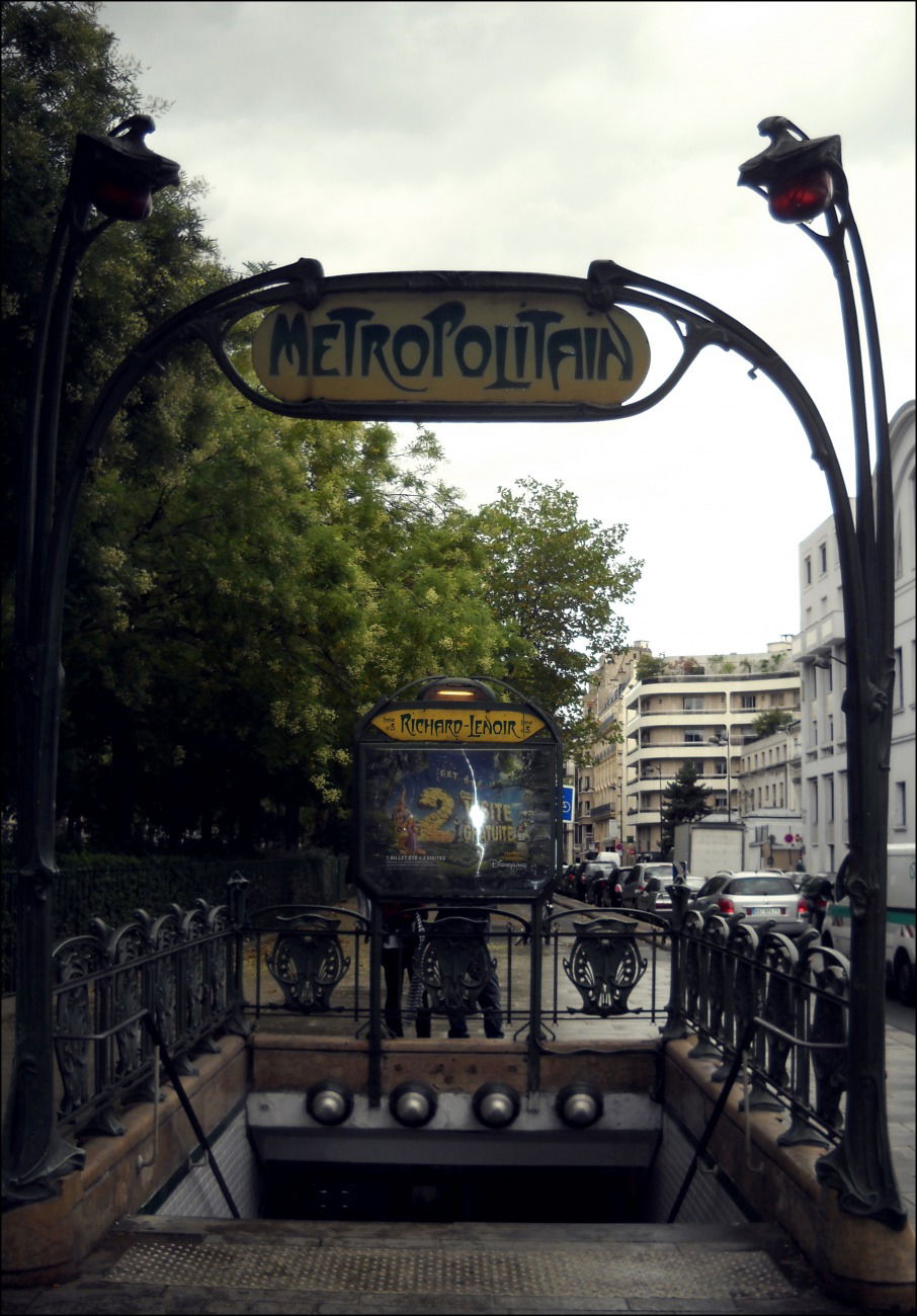 Graffiti Artwork - Photo by GerdemGerdem - paris, 2