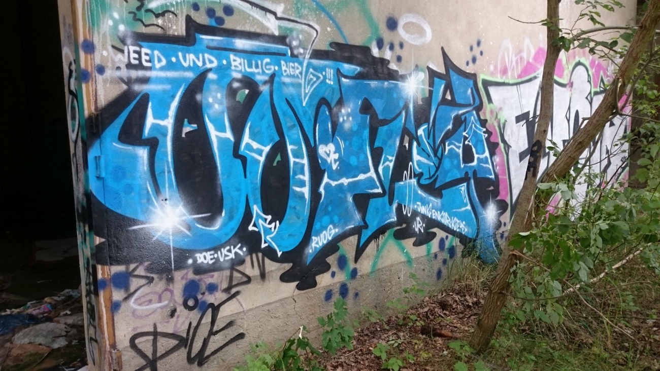 Graffiti Wall in Dresden - Photo by GetHigh - Sfly, sofly