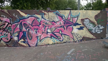 Graffiti Wall in Dresden - Photo by GetHigh - Sfly, sofly