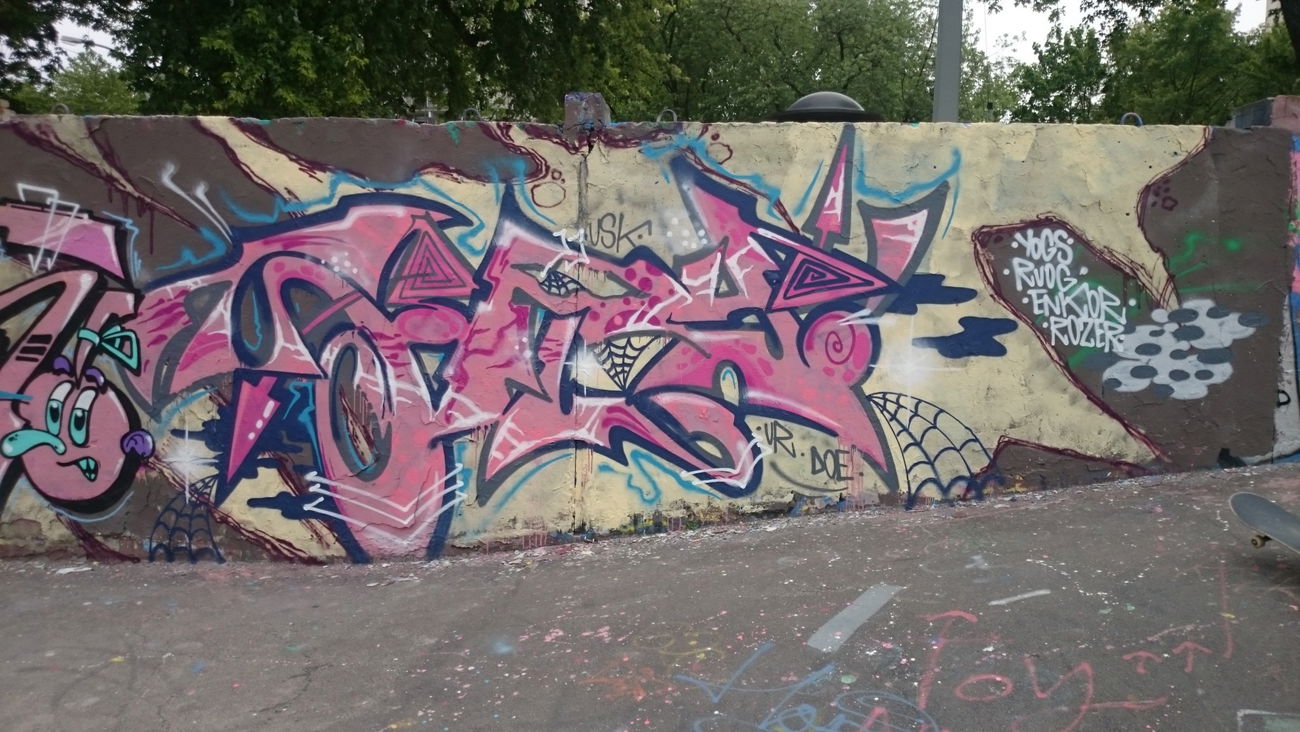 Graffiti Wall in Dresden - Photo by GetHigh - Sfly, sofly