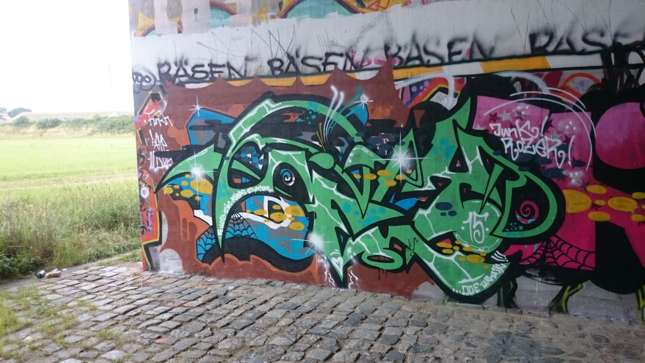Graffiti Wall in Dresden - Photo by GetHigh - Sfly