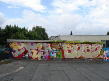 Graffiti Wall in Dortmund - Photo by GetoHeisenberg - Dry, Bobe