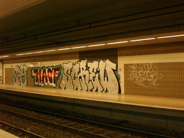 Graffiti Bombing in Dortmund - Photo by GetoHeisenberg - Spy, HACF, Screw