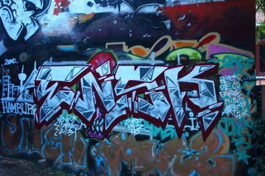 Graffiti Wall in Hamburg - Photo by Ghettobelini - Ensk (2013)