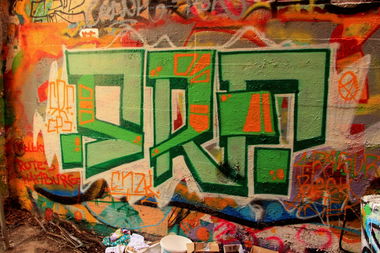 Graffiti Wall in Hamburg - Photo by Ghettobelini - SRF, Ensk, CPC (2015)