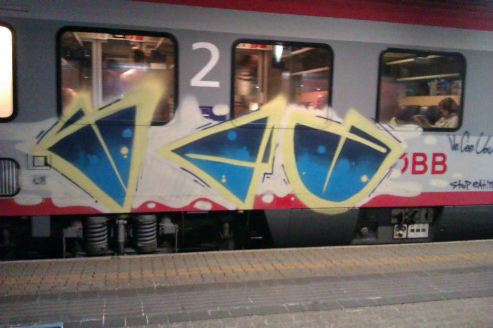 Graffiti Train in Innsbruck - Photo by Ghostwritter