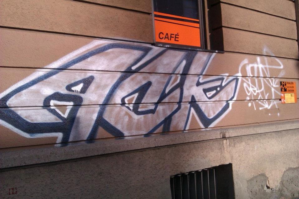 Graffiti Bombing in Innsbruck - Photo by Ghostwritter
