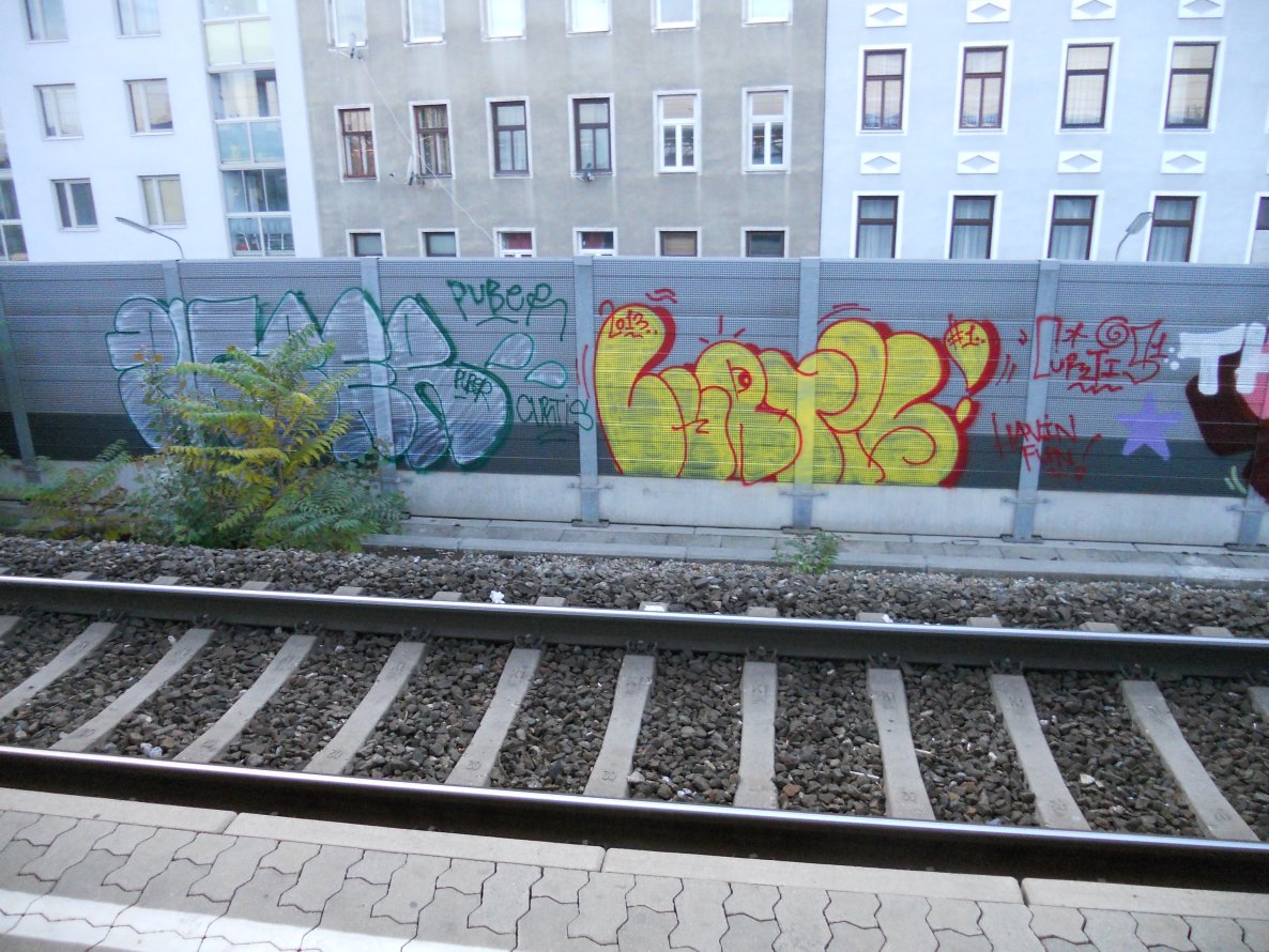 Graffiti Bombing in Vienna - Photo by Ghostwritter