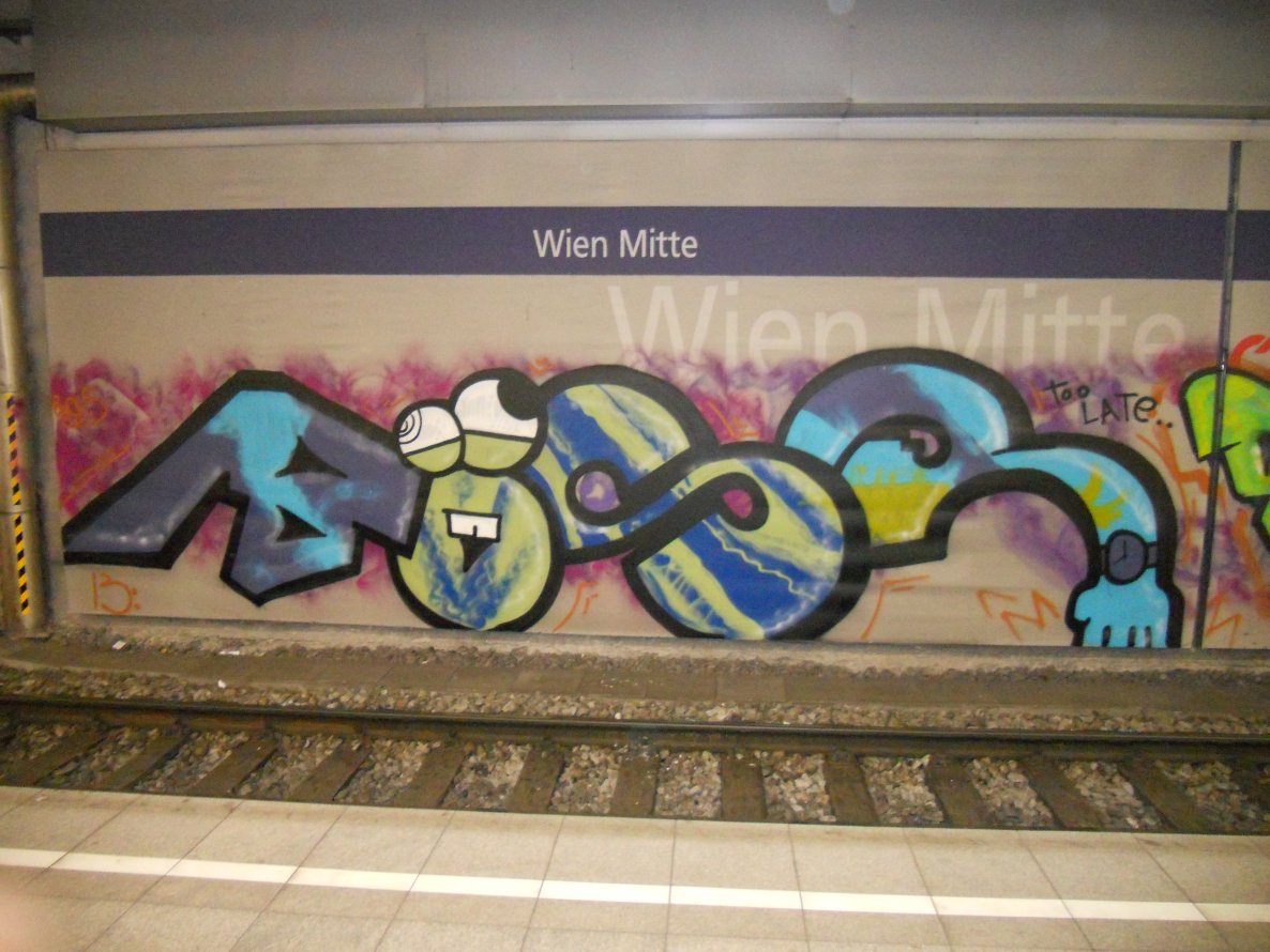 Graffiti Bombing - Photo by Ghostwritter