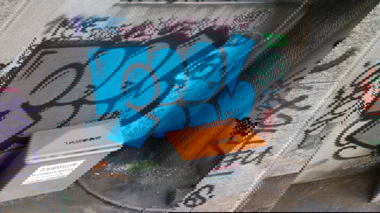 Graffiti Bombing - Photo by Ghostwritter