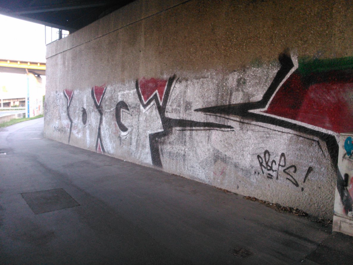 Graffiti Bombing - Photo by Ghostwritter