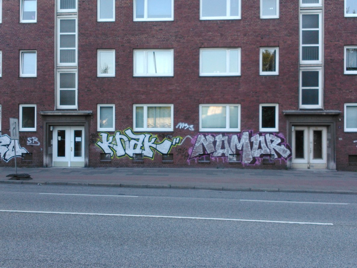 Graffiti Bombing - Photo by Ghostwritter - knak, nomor, sn