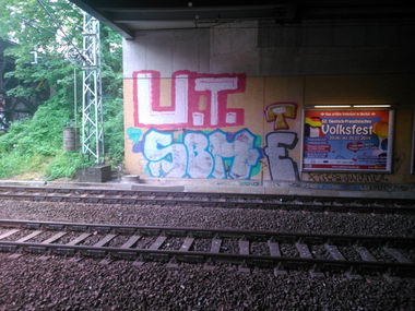 Graffiti Bombing - Photo by Ghostwritter