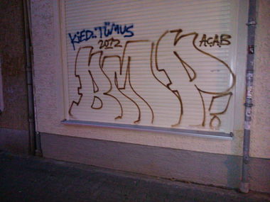 Graffiti Bombing - Photo by Ghostwritter