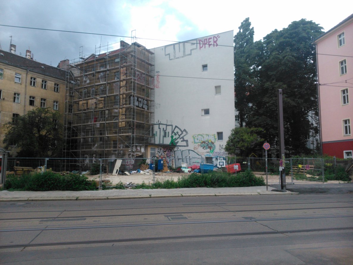 Graffiti Bombing - Photo by Ghostwritter