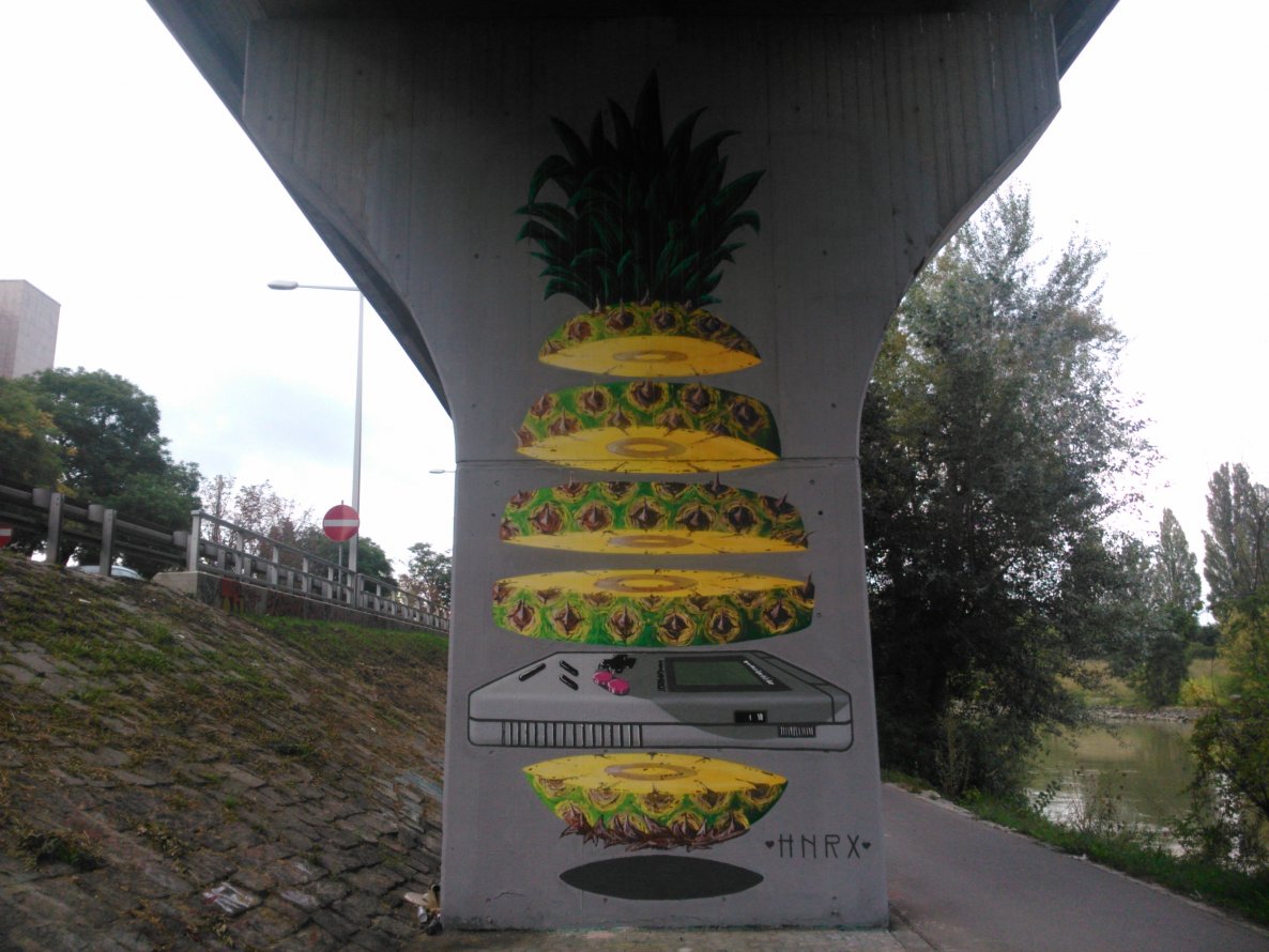 Graffiti Wall - Photo by Ghostwritter - HN, RX