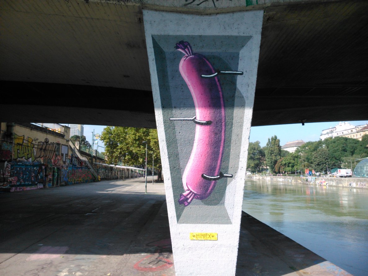 Graffiti Wall - Photo by Ghostwritter - HN, RX
