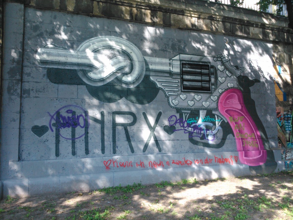 Graffiti Wall - Photo by Ghostwritter - HN, RX