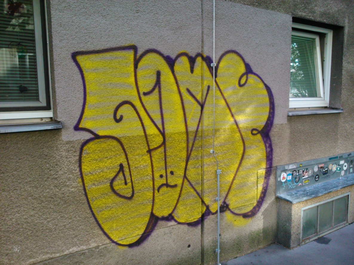 Graffiti Bombing - Photo by Ghostwritter