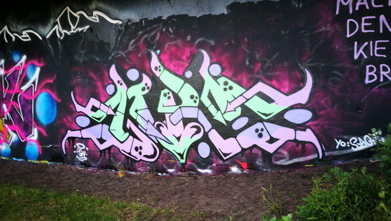 Graffiti Wall - Photo by GiRa (2019)