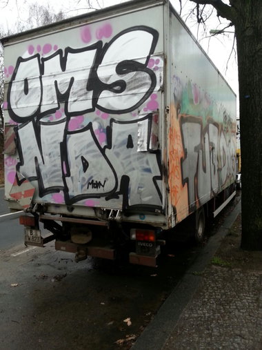 Graffiti Bombing in Drehort - Photo by GiseOms - OMS, gise, giseone (2017)