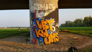 Graffiti Bombing in Drehort - Photo by GiseOms - OMS, gise, giseone (2017)