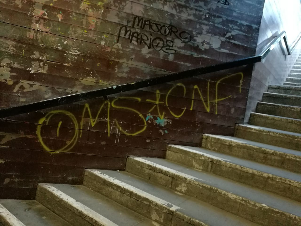 Graffiti Bombing in Drehort - Photo by GiseOms - oms, omscrew, oms42 (2017)