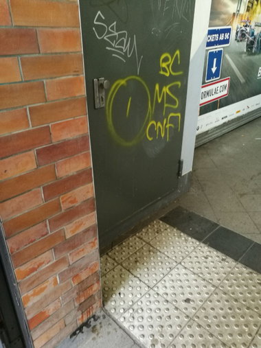 Graffiti Bombing in Drehort - Photo by GiseOms - oms, omscrew, oms42 (2017)