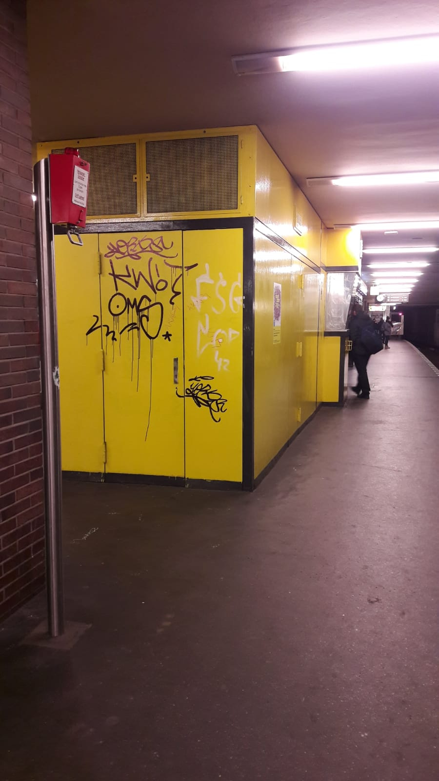 Graffiti Bombing in Drehort - Photo by GiseOms - oms, omscrew, oms42 (2017)