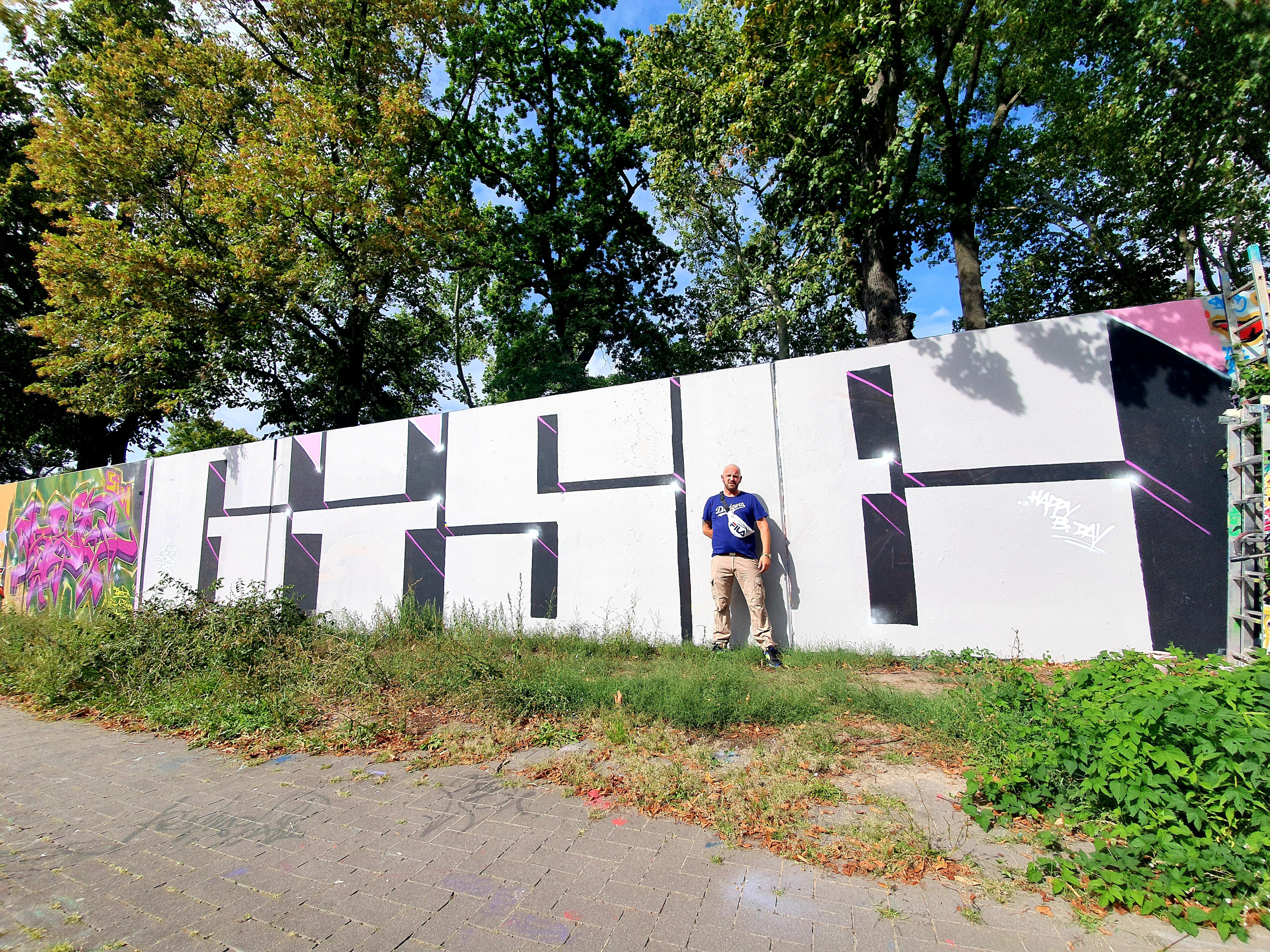 Graffiti Bombing in Drehort - Photo by GiseOms - oms, omscrew, oms42 (2018)