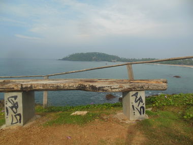 Graffiti Bombing in Galle - Photo by GoldenBrownS - GBS, AR, AR´S (2013)