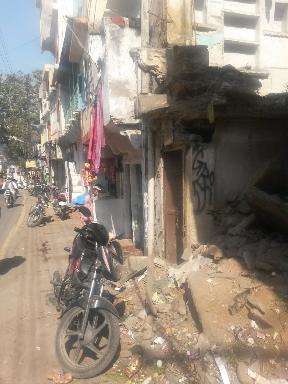 Graffiti Wall in Udaipur - Photo by GoldenBrownS - India, GBS, Tags (2014)