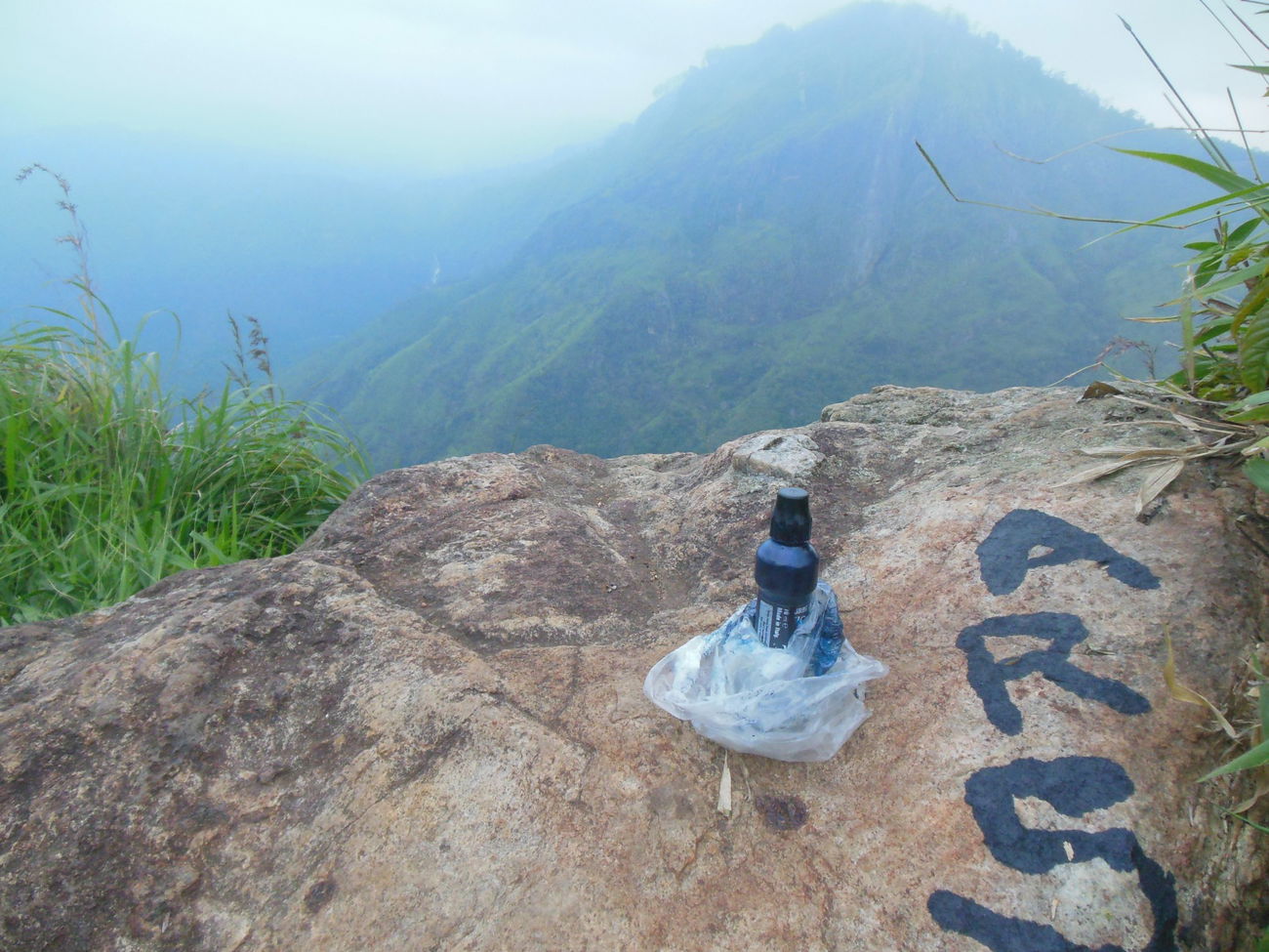 Graffiti Bombing in Thailand - Photo by GoldenBrownS - GBS, Street, Thailand (2012)